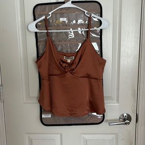 brown/orange top